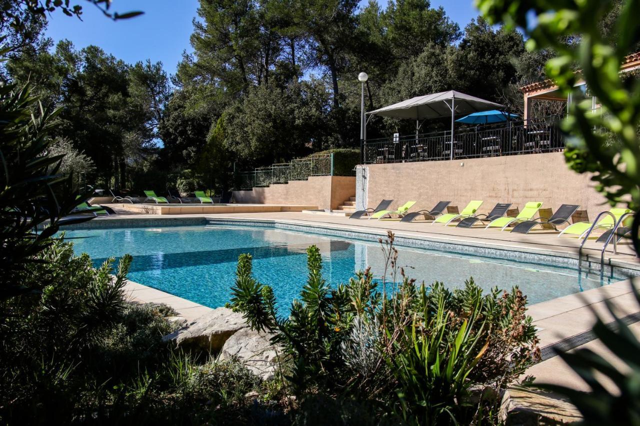 Les Arbousiers Village Hotel Provencal La Roquebrussanne Exterior foto