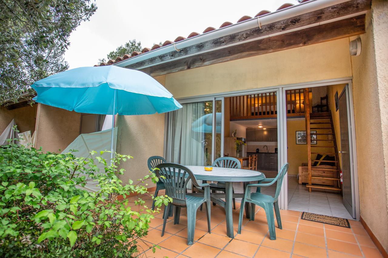 Les Arbousiers Village Hotel Provencal La Roquebrussanne Exterior foto